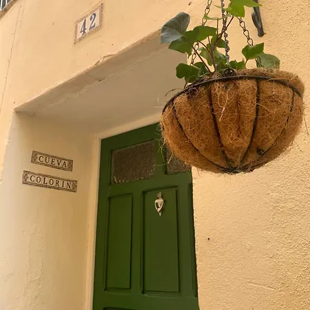 Cueva Colorin Alloza. *