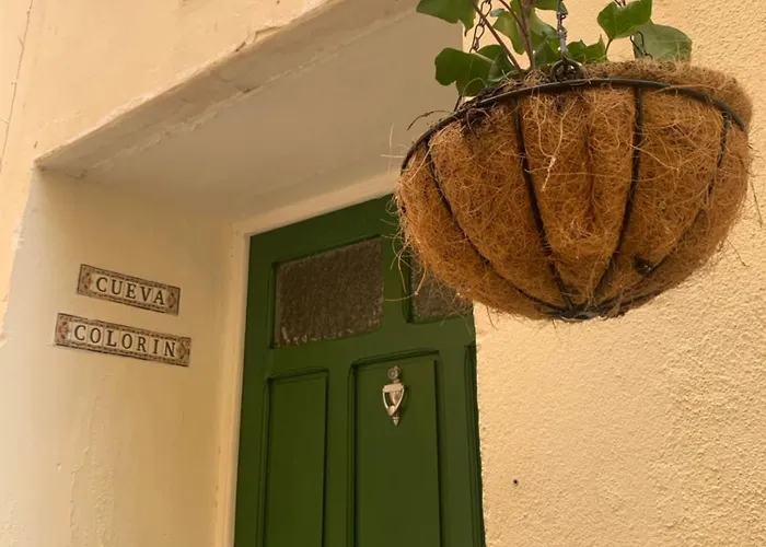 Cueva Colorin Alloza. *